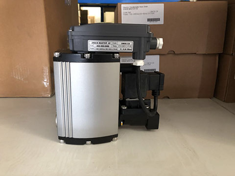 SR DrainMaster電子自動(dòng)排水器在倉(cāng)庫貨架上